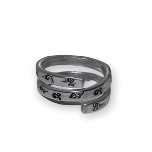 Handmade‎ 8/9 stamped floral nature pattern adjustable 
hypoallergenic wrap ring